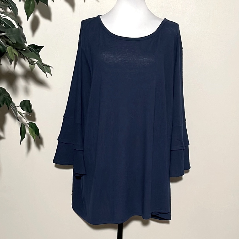 Terra & Sky sweater with bell sleeves. Size 3X